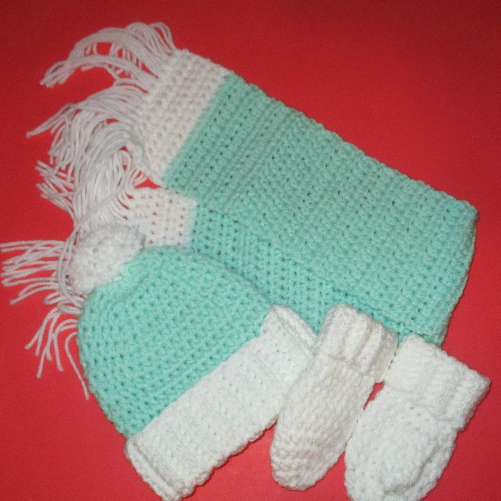 Light Green and White Knit Child's Winter Set Hat Mittens Scarf with Fringe Sz L